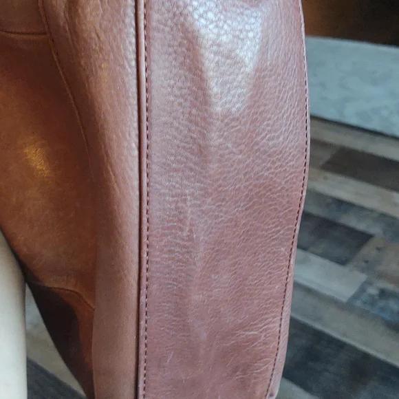 G.H. Bass & Co Brown Leather Crossbody Bag - Picture 4 of 12